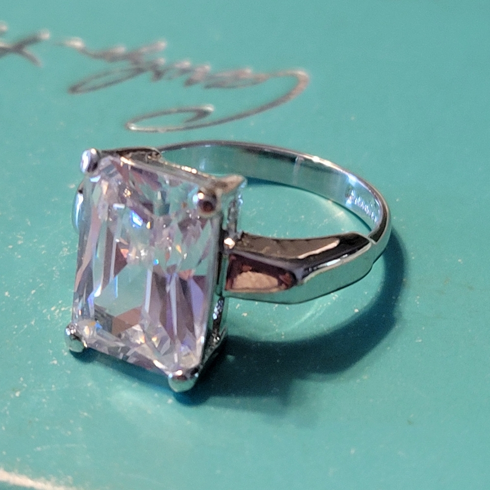 Elegant Silver Ring - image 2